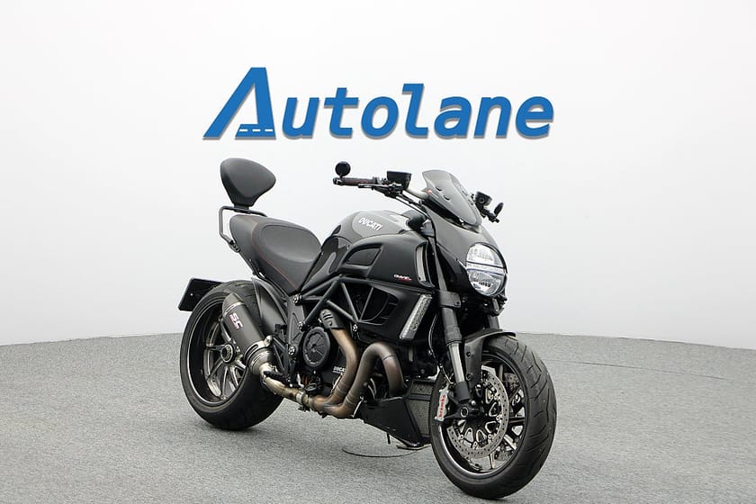 Bild 1 av Ducati Diavel Carbon* SC-project, ABS, Körlägen, Keyless