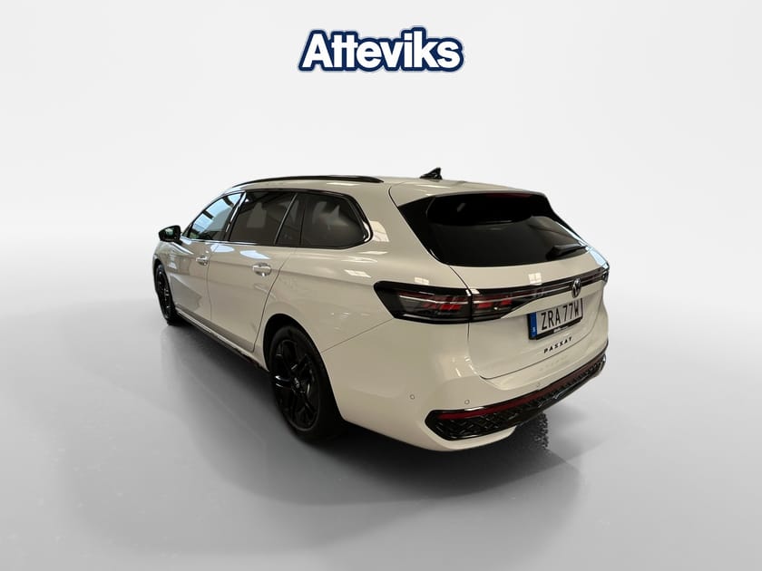 Bild 5 av Volkswagen Passat Variant eHybrid R-LINE 1.5 TSI *Panoglastak/Elstolar*