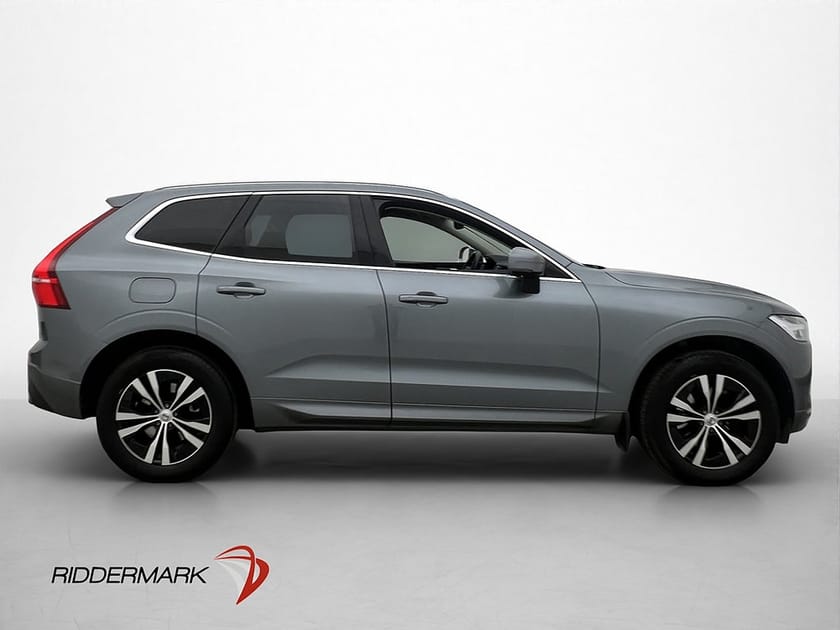 Bild 4 av Volvo XC60 B5 AWD Advanced Pano Skinn Drag Värmare Kamera