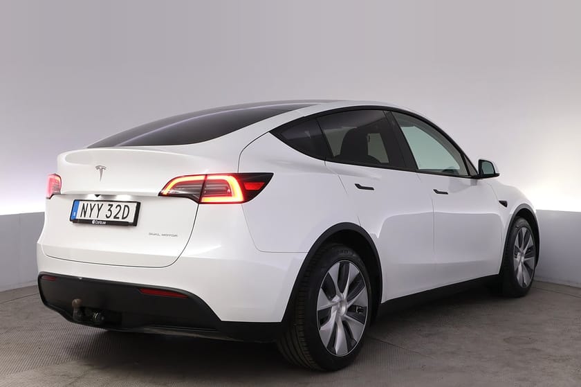 Bild 5 av Tesla Model Y Long Range AWD Autopilot Panorama Drag