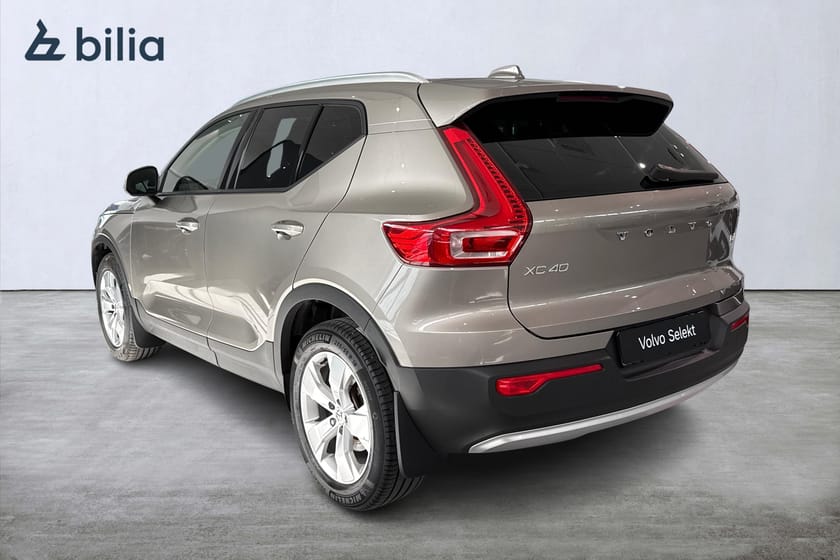 Bild 2 av Volvo XC40 B4 AWD Bensin Momentum Advanced SE/Drag/360 kamera/Nav