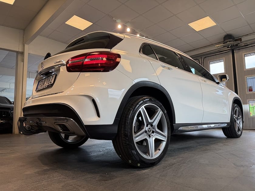 Bild 4 av Mercedes-Benz GLA 250 4MATIC