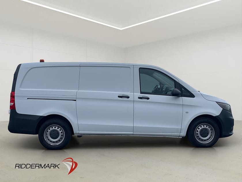Bild 2 av Mercedes-Benz Vito 111 CDI 2.8t L2 Värm Drag 3-Sits Farthållare MOMS