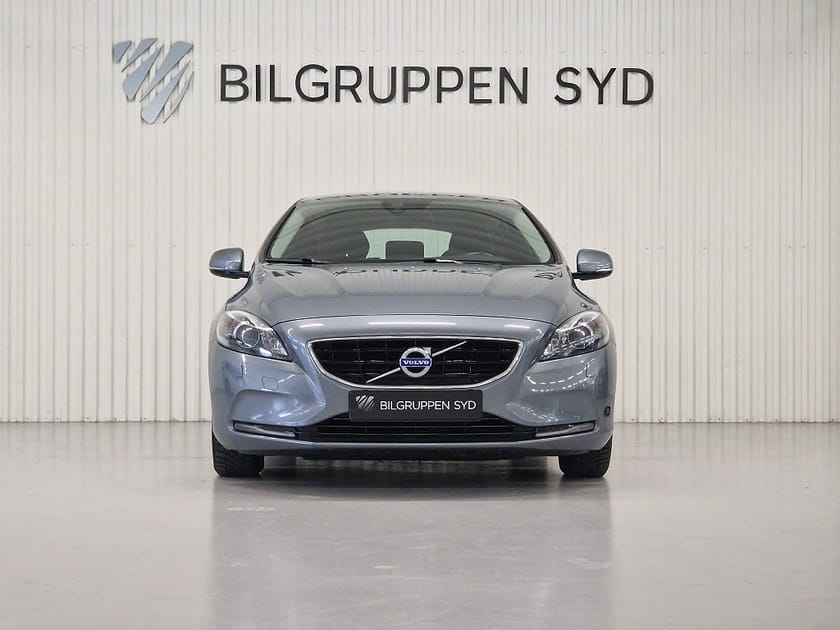 Bild 2 av Volvo V40 D2 Momentum|Dragkrok|Värmare|8.297 Mil|