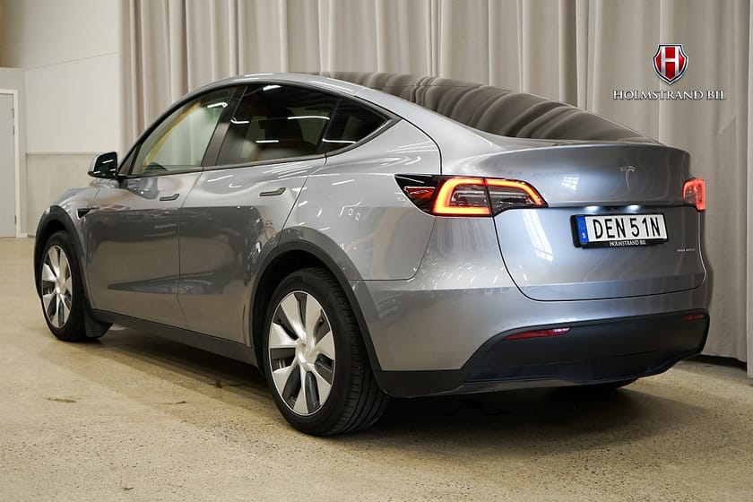 Bild 5 av Tesla Model Y Long Range AWD Drag Värmepump Rattvärme Kamera MOMS