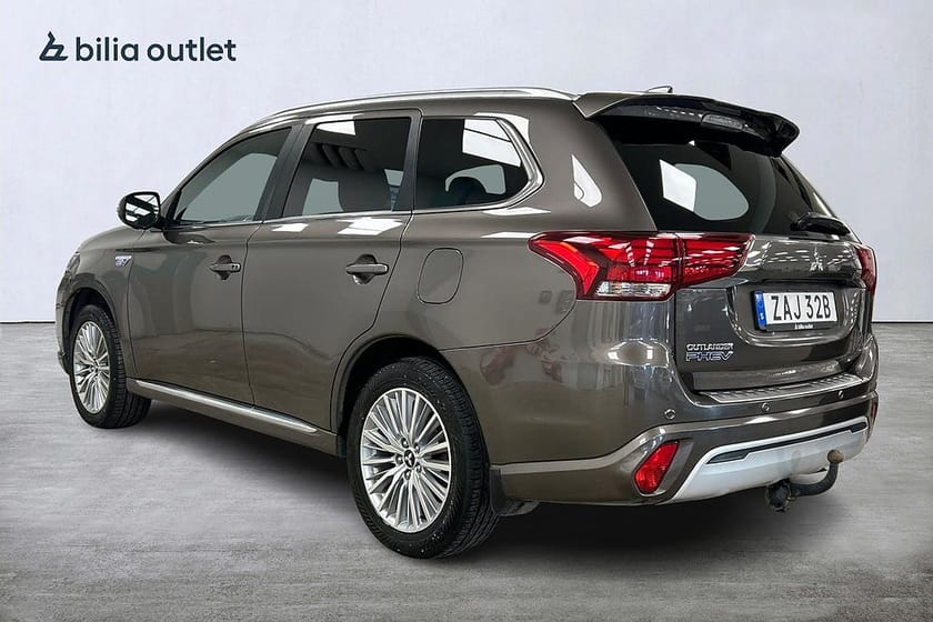 Bild 3 av Mitsubishi Outlander PHEV CVT Business 360°kam Drag Skinn Power Sound System