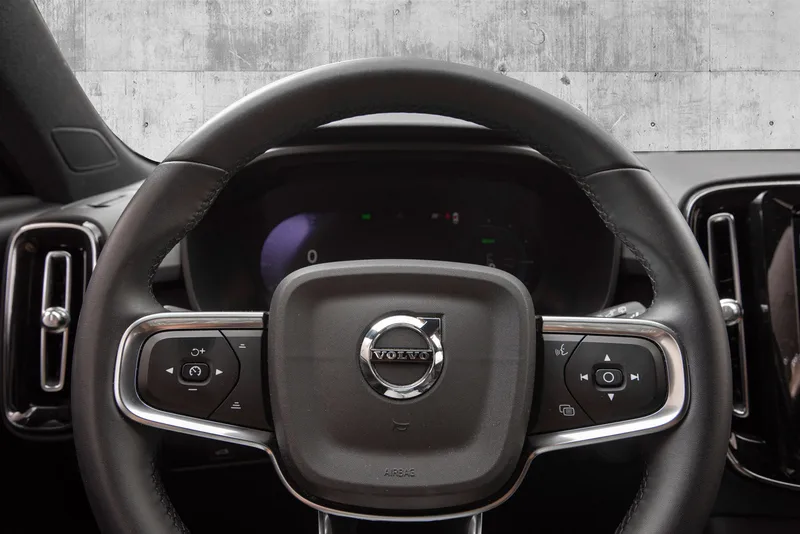 Volvo XC40 Recharge Twin motor bilde 13