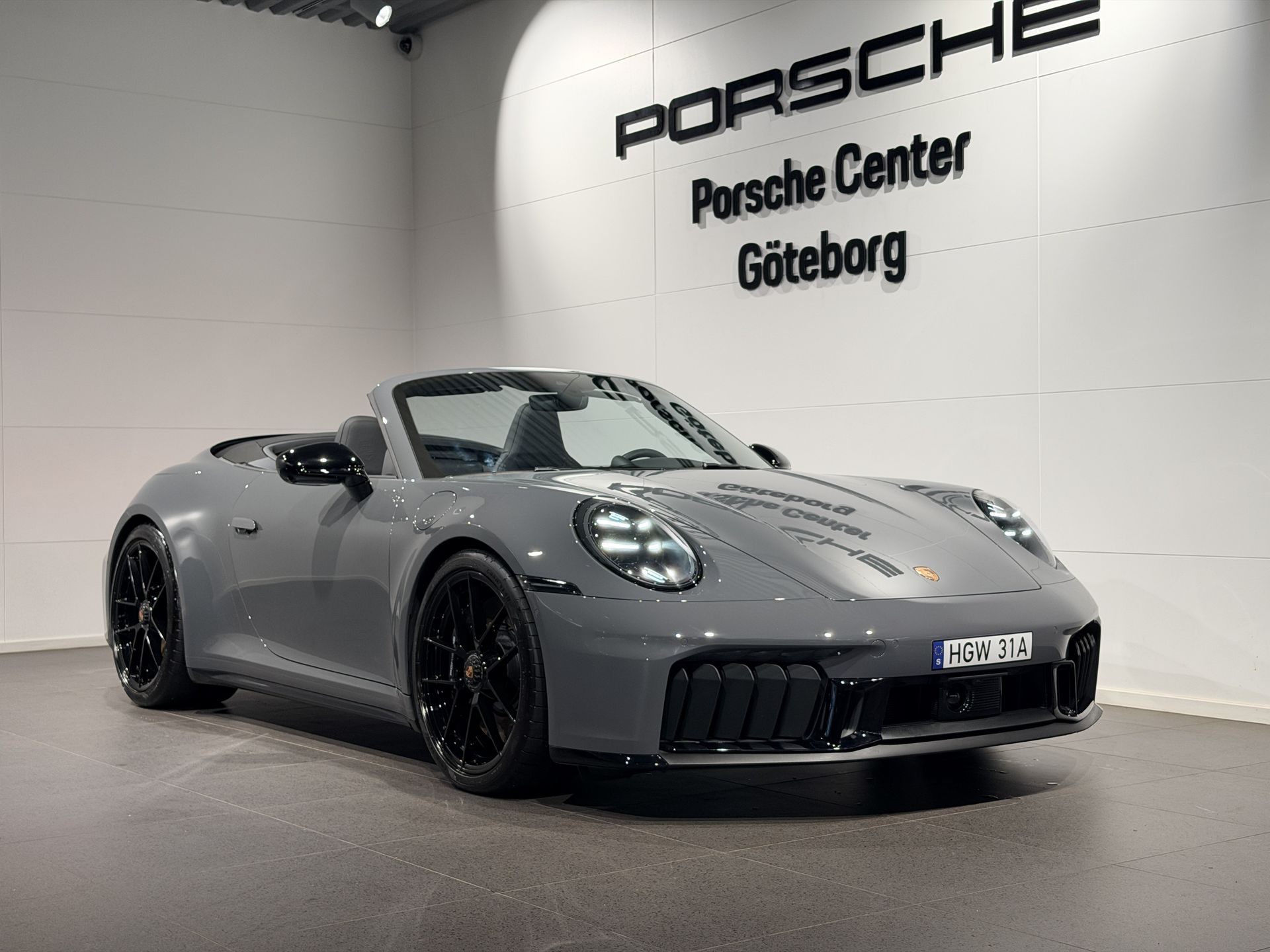 Porsche 911 Carrera 4 GTS Cabriolet 2025, bild 2/10