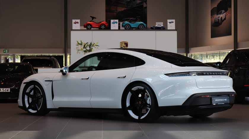 Bild 2 av Porsche Taycan 4S Helläder / Bose Surround / 21" Mission E
