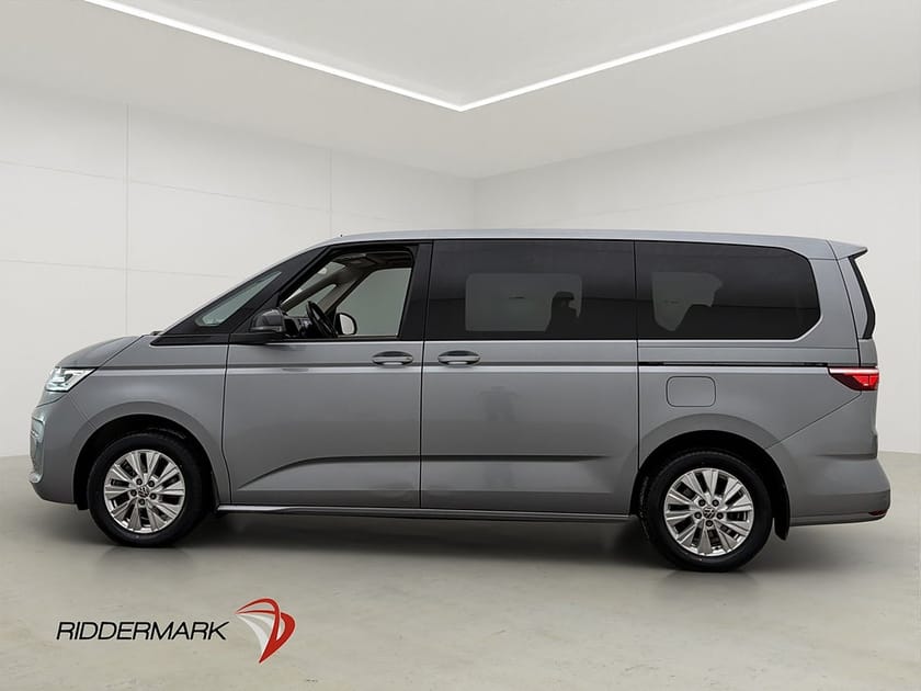 Bild 5 av Volkswagen Multivan eHybrid Lång Cockpit Värmare Pano 7-Sits Moms