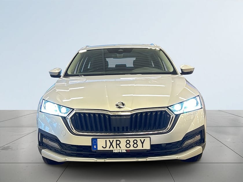 Bild 2 av Škoda Octavia Scout Skoda 2.0 TDI SCR Rattvärme/Backkamera/Adaptiv Fart/Drag/SoV