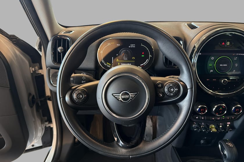 Bilde 2 av MINI Countryman Cooper SE ALL4 Hybrid Navigasjon Cruise DAB+ radio