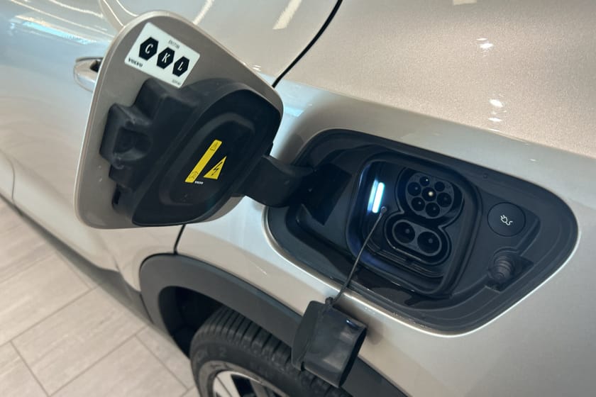 Bild 2 av Volvo XC40 Recharge Core Edition Drag B-Kamera Carplay