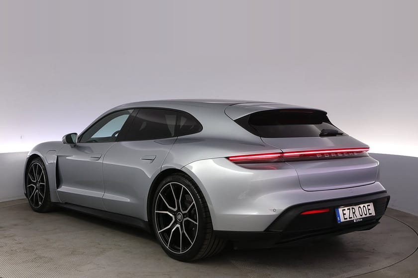 Bild 4 av Porsche Taycan Sport Turismo DD SportChrono Pano BOSE Elstol