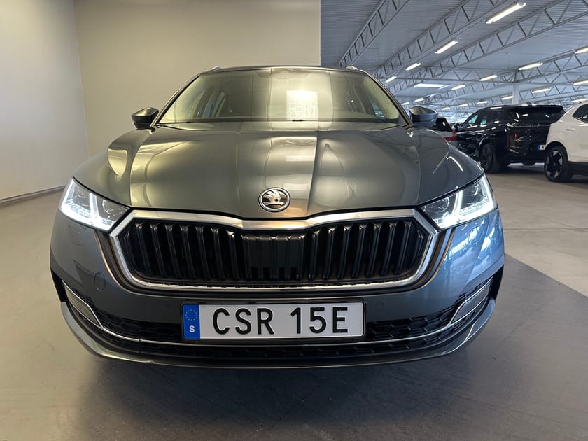 Bild 2 av Škoda Octavia Kombi 2.0 TDI SCR Style / Panoramatak / Dragkrok / Backkamera / Navigation