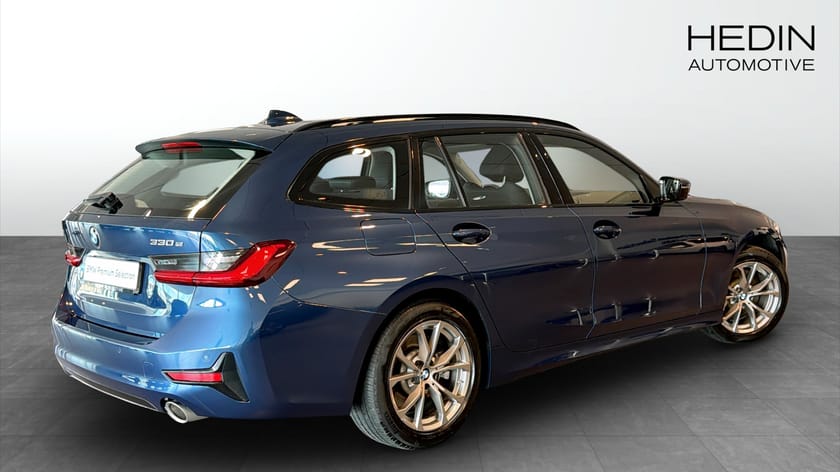 Bild 2 av BMW 330e xDrive Touring Drag PDC Farthållare