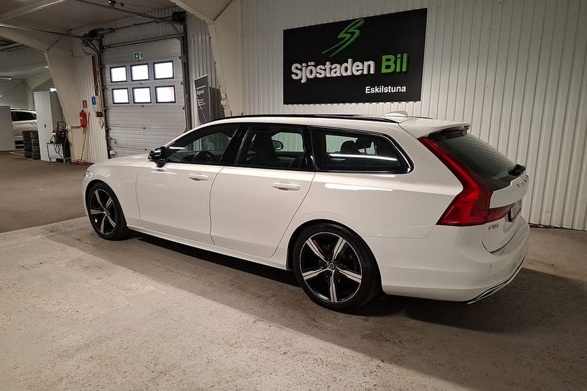 Bild 3 av Volvo V90 D4 AWD Geartronic R-Design Pano/Drag/Kamera/Navi
