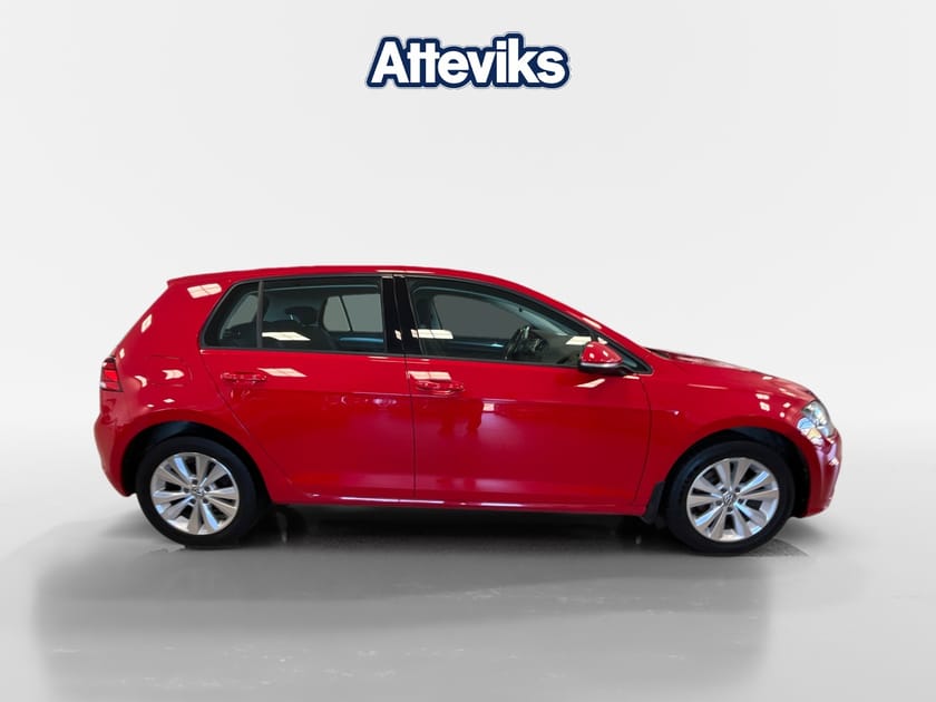 Bild 2 av Volkswagen Golf 1.0 TSI 115hk *Dragkrok/Backkamera*