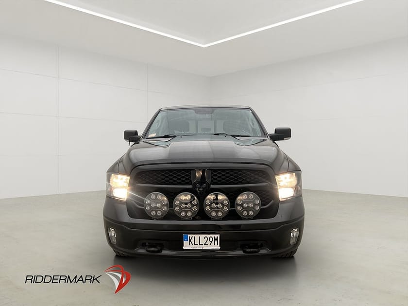Bild 5 av RAM 1500 Crew Cab Dodge Classic Night 5.7 4x4 Drag Alpine Taklucka Kamera