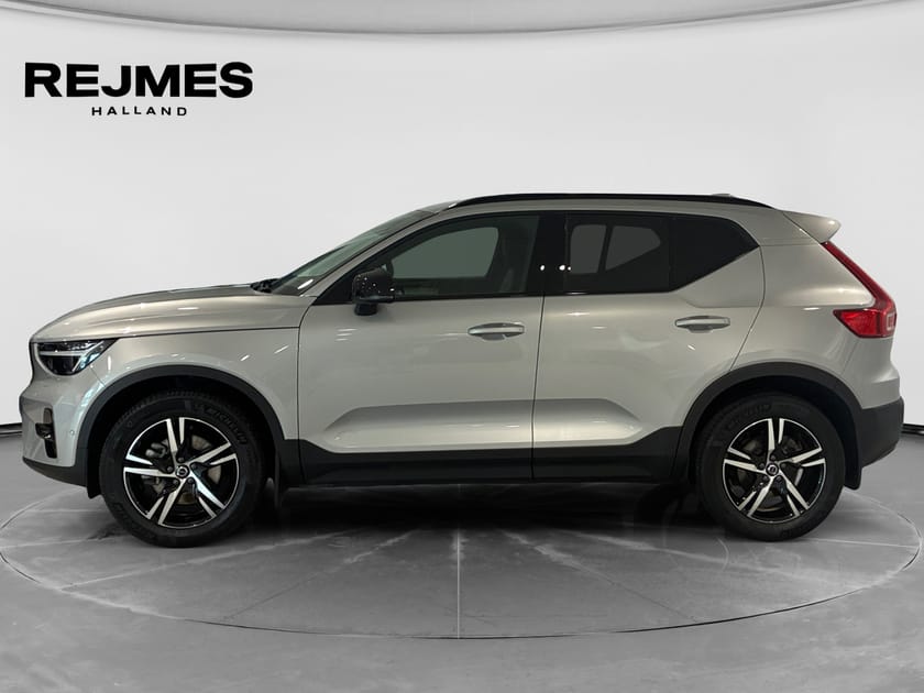 Bild 3 av Volvo XC40 B3 FWD Bensin Plus Dark