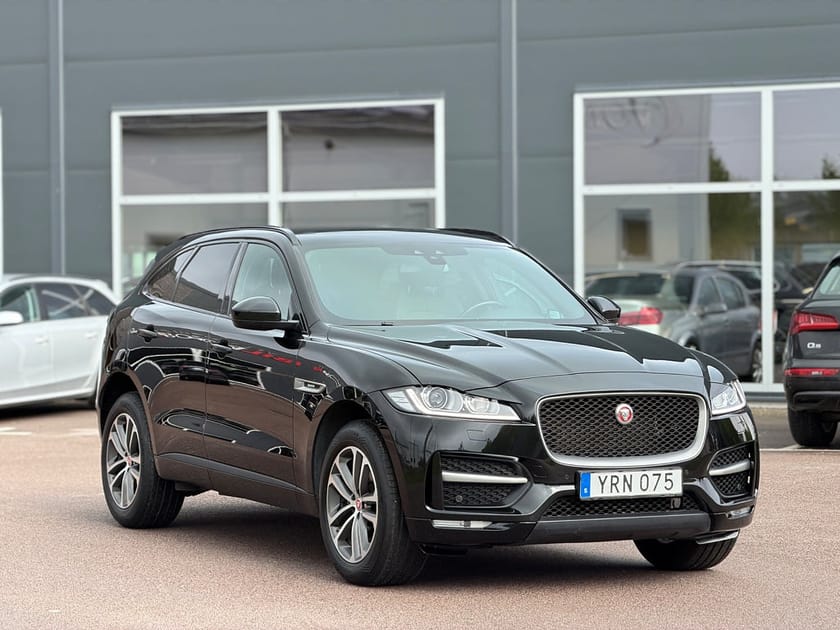 Bild 4 av Jaguar F-Pace 20d AWD R-Sport Pano Meridian B-kamera Drag Navi Skinn