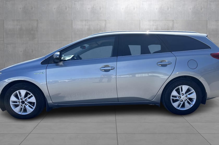 Bilde 2 av Toyota Auris Touring Sports Hybrid Active 1, 8 L  - stv