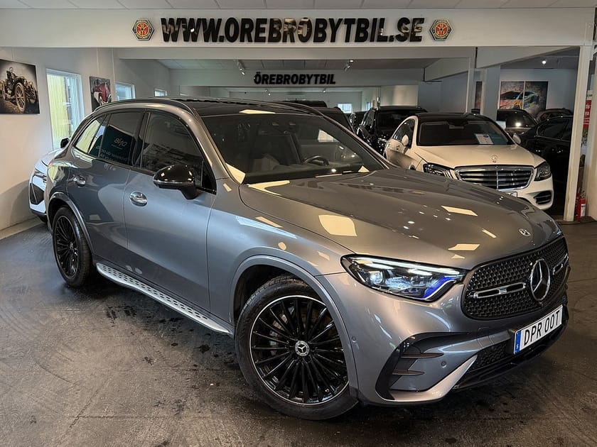 Bild 1 av Mercedes-Benz GLC 300 e 4MATIC AMG HUD Pano Drag Gps Luft Burmester Unik
