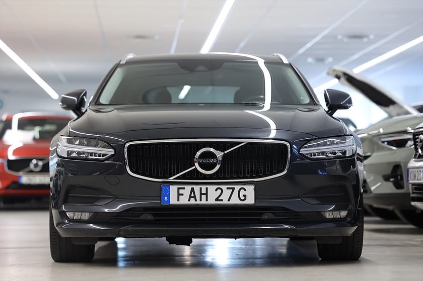 Bild 5 av Volvo V90 D4 AWD 190hk Momentum VOC B-kamera Navi