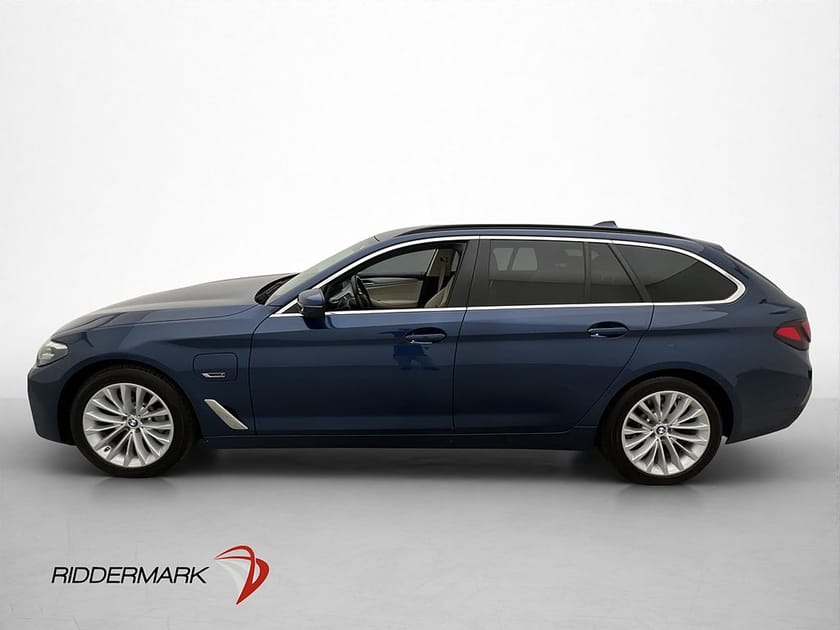 Bild 4 av BMW 530e xDrive Touring Skinn Live Cockpit Kamera Navi Ambient Drag