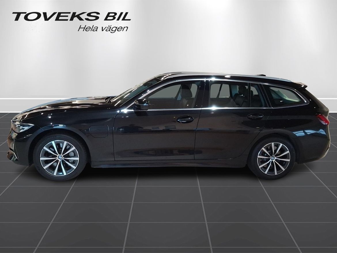 BMW BMW 330e xDrive Touring — bild 2