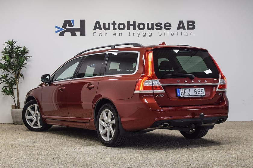 Bild 2 av Volvo V70 D4 181HK Momentum Drag Radarfart Värmare Kamrem bytt
