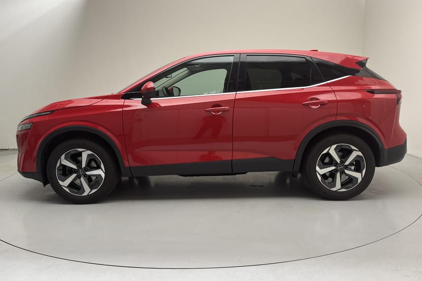 Bild 2 av Nissan Qashqai 1.3 MHEV 4WD (158hk) GPS 360 CarPlay GPS
