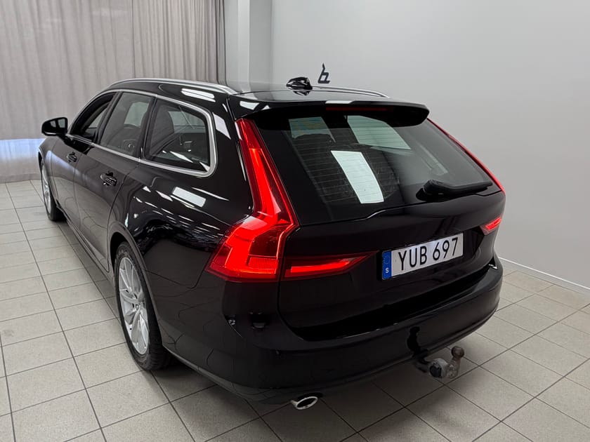 Bild 3 av Volvo V90 D4 Momentum Advanced SE | Drag |