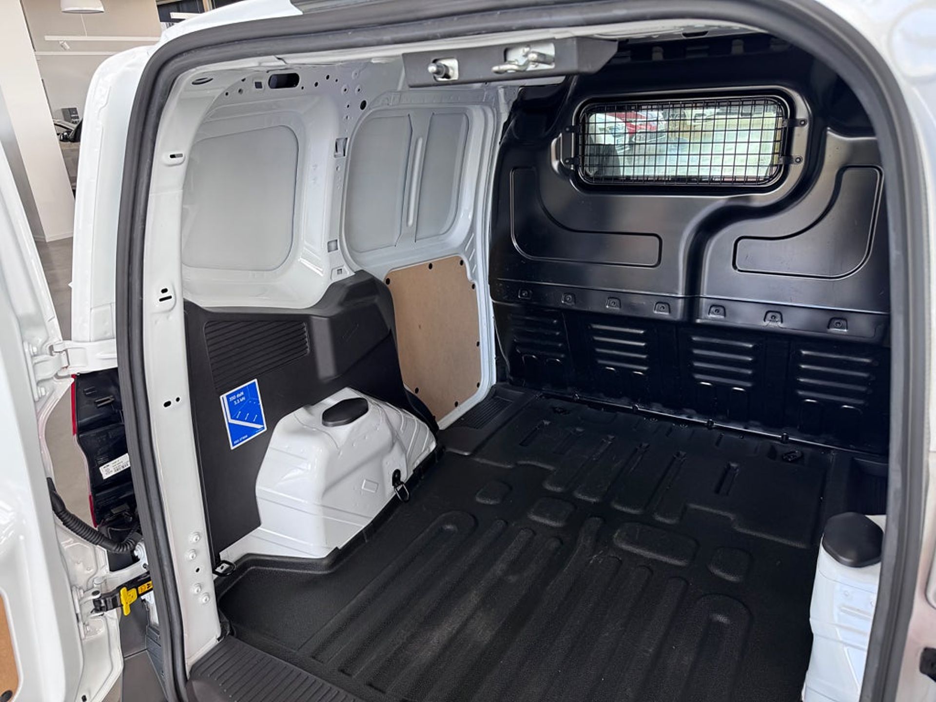 Ford Transit Courier 1.5 TDCi Euro 6 2020, bild 7/15