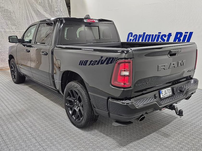 Bild 2 av RAM 1500 Dubbelhytt 5'7" box