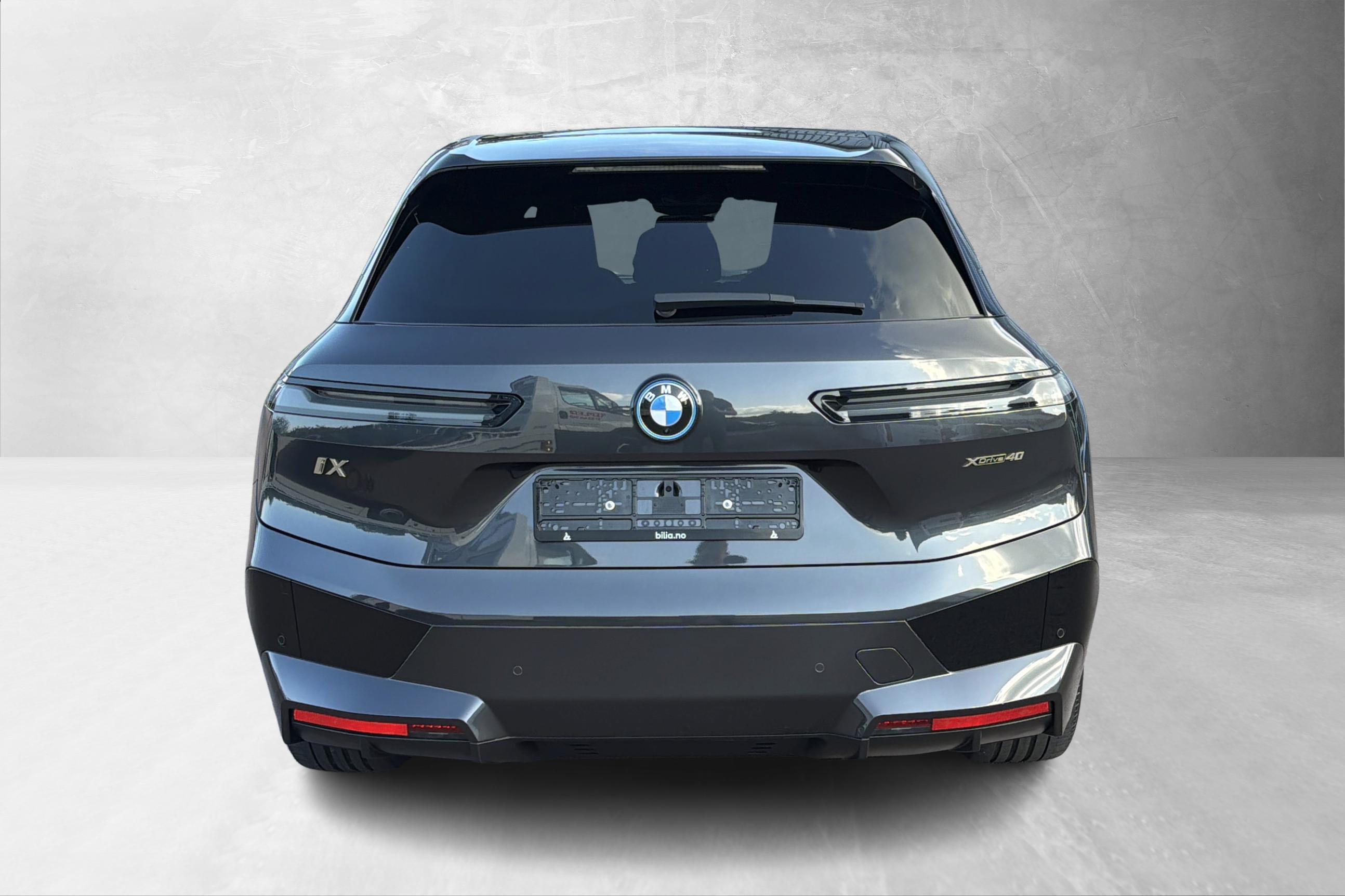BMW iX xDrive40, 326hk, 2022