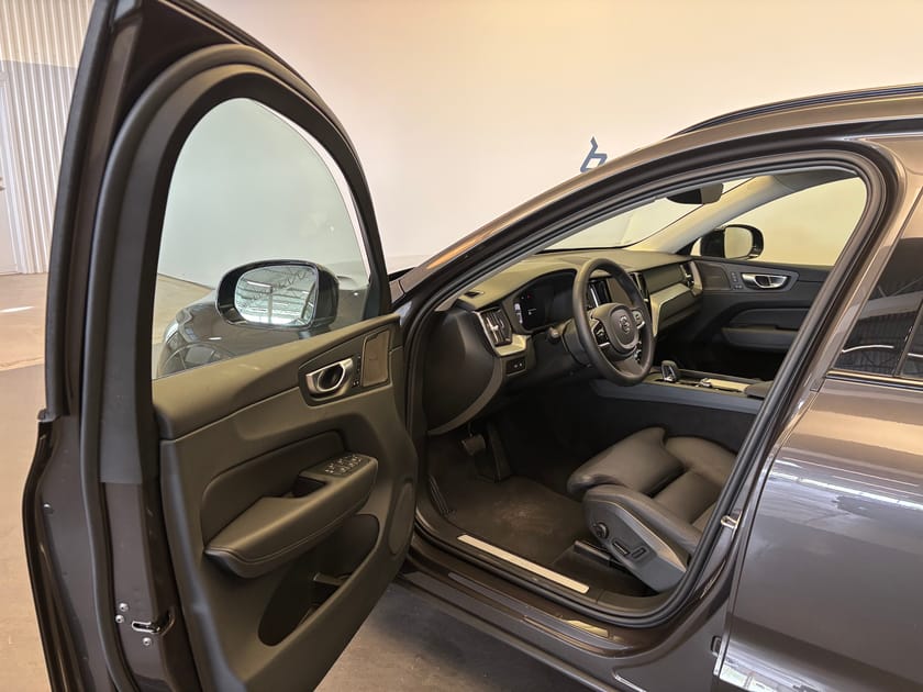 Bild 5 av Volvo XC60 Recharge T6 Plus Dark / Dragkrok /  360 Kamera / Panoramatak / 10.000kr tillbehör /