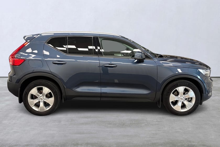 Bild 3 av Volvo XC40 B4 FWD Bensin Mom Adv Navi Pro Edt