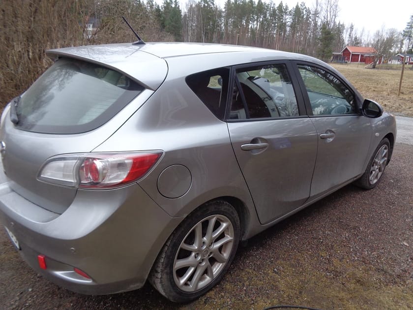 Bild 3 av Mazda 3 Sport 1.6 FARTH/NYSERVAD/FINANS/NYA BROMSAR/INBYTE