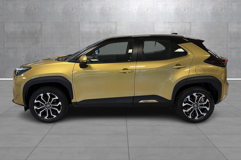 Bilde 2 av Toyota Yaris Cross Hybrid AWD-i ACTIVE TECH/NAVI/ADAPTIV CC+++