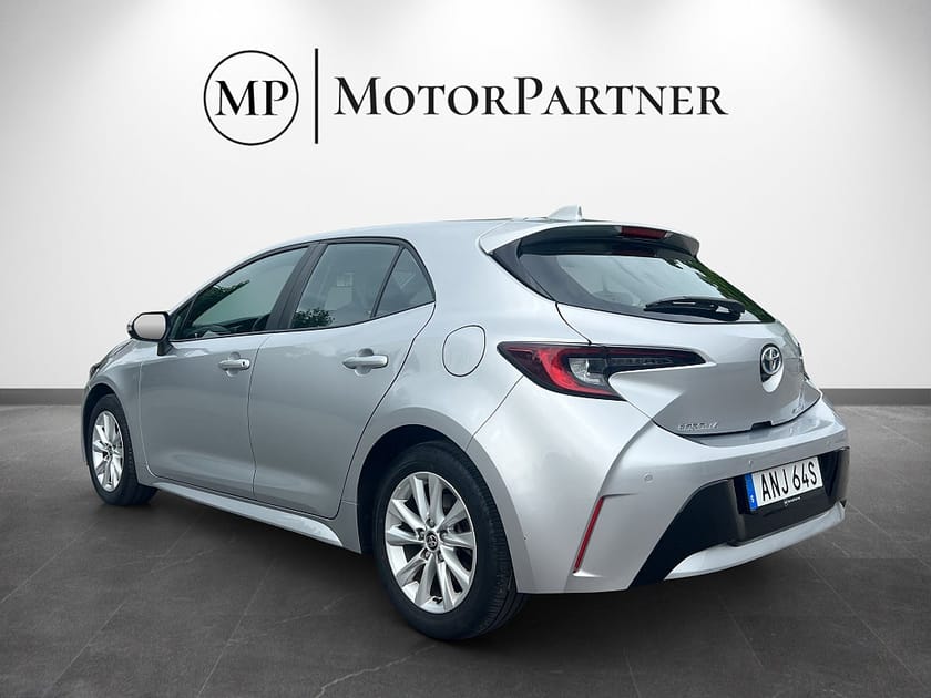 Bild 5 av Toyota Corolla Hybrid e-CVT Active Plus Kamera Cockpit 140hk