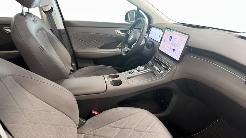 Bild 3 av MG S6 EV Dual Motor LUXURY AWD 77KWH (BLACK) - BLACK PEARL