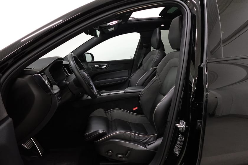 Bild 5 av Volvo XC60 Recharge T6 AWD R-Design Drag Pano Adap-F P-Värme H/K