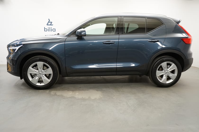 Bild 2 av Volvo XC40 B3 FWD Bensin Core, Navigation, Baklucka elmanövrerad