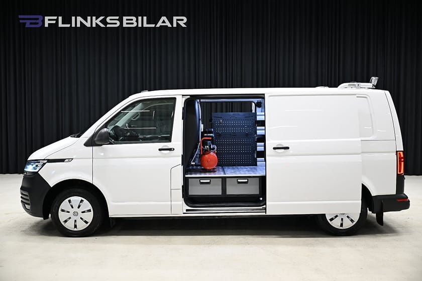 Bild 1 av Volkswagen Transporter 4M DSG 150HK L2 Servicebil|Inredd|Dubbelgolv|Kompressor