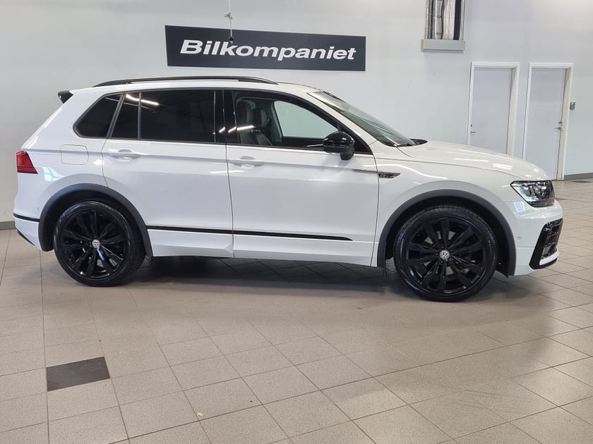 Bild 2 av Volkswagen Tiguan R-Line TSI 190hk 4M Aut Black/Pano/El.stol/Dynaudio