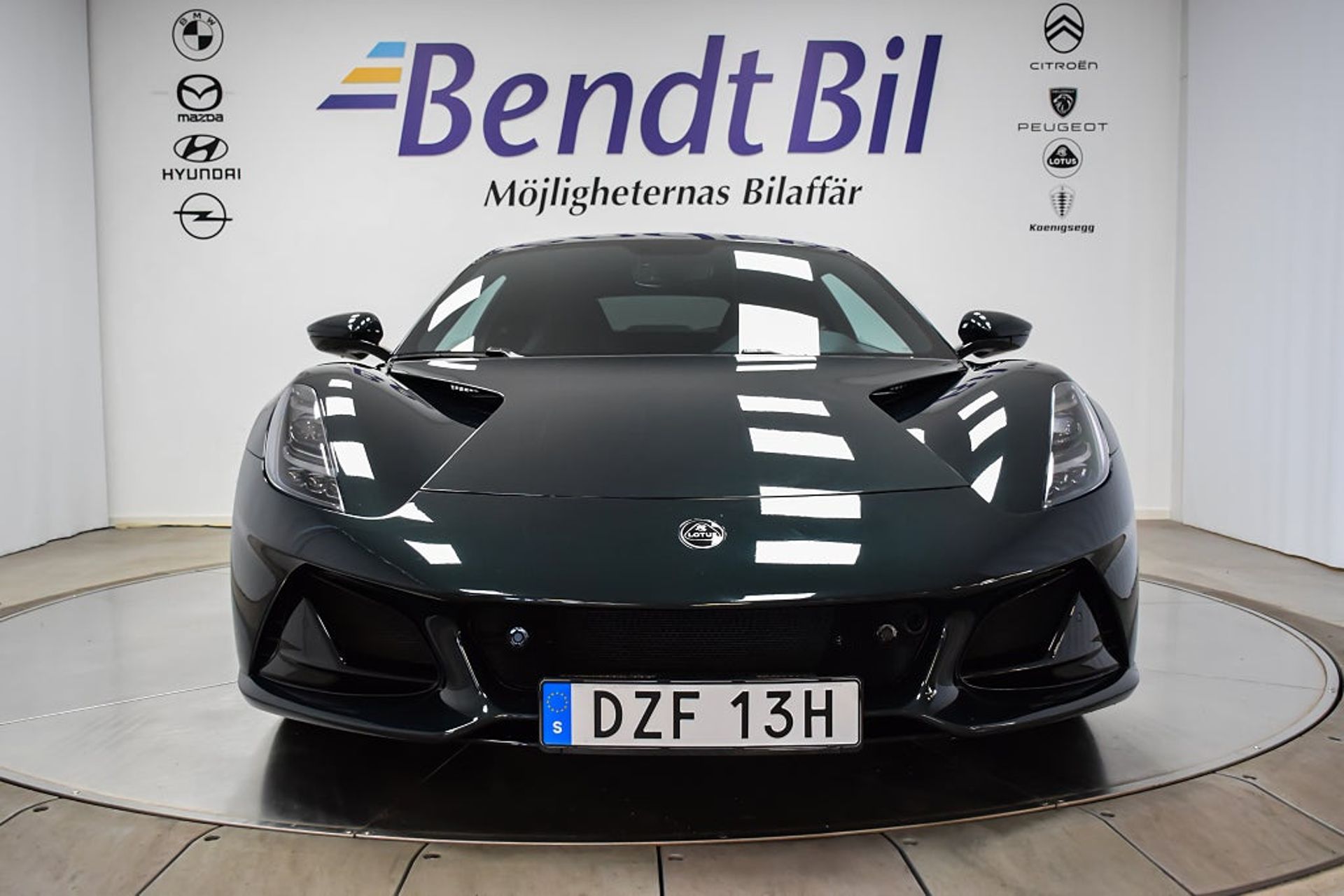 Lotus Emira Turbo SE 2.0 DCT 2025, photo 2/10