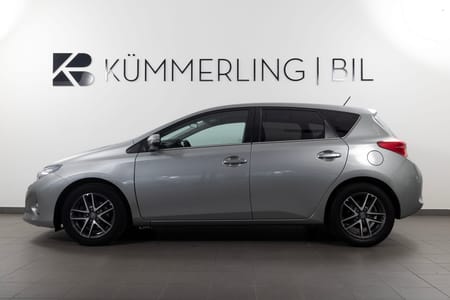 Toyota Auris Hybrid e-CVT 136hk Kupévärmare/Bkamera/Keyless