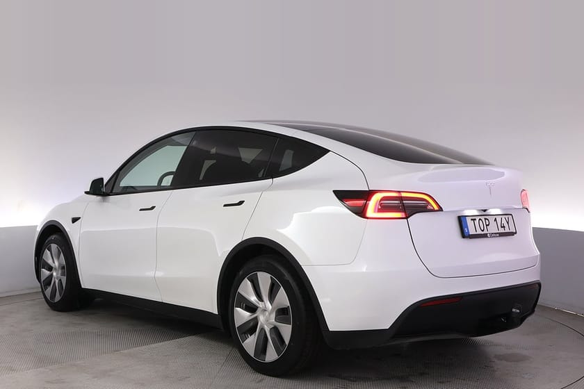 Bild 4 av Tesla Model Y Standard Range RWD Autopilot Panorama Drag