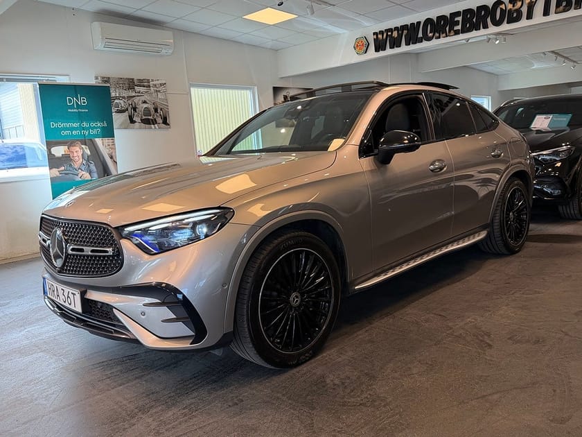 Bild 2 av Mercedes-Benz GLC 300 d e Coupé 4MATIC AMG HUD Pano Drag Burmester SE UTR
